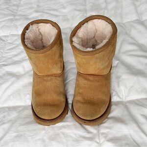 Classic Waterproof UGG Boots Chestnut Size 9
